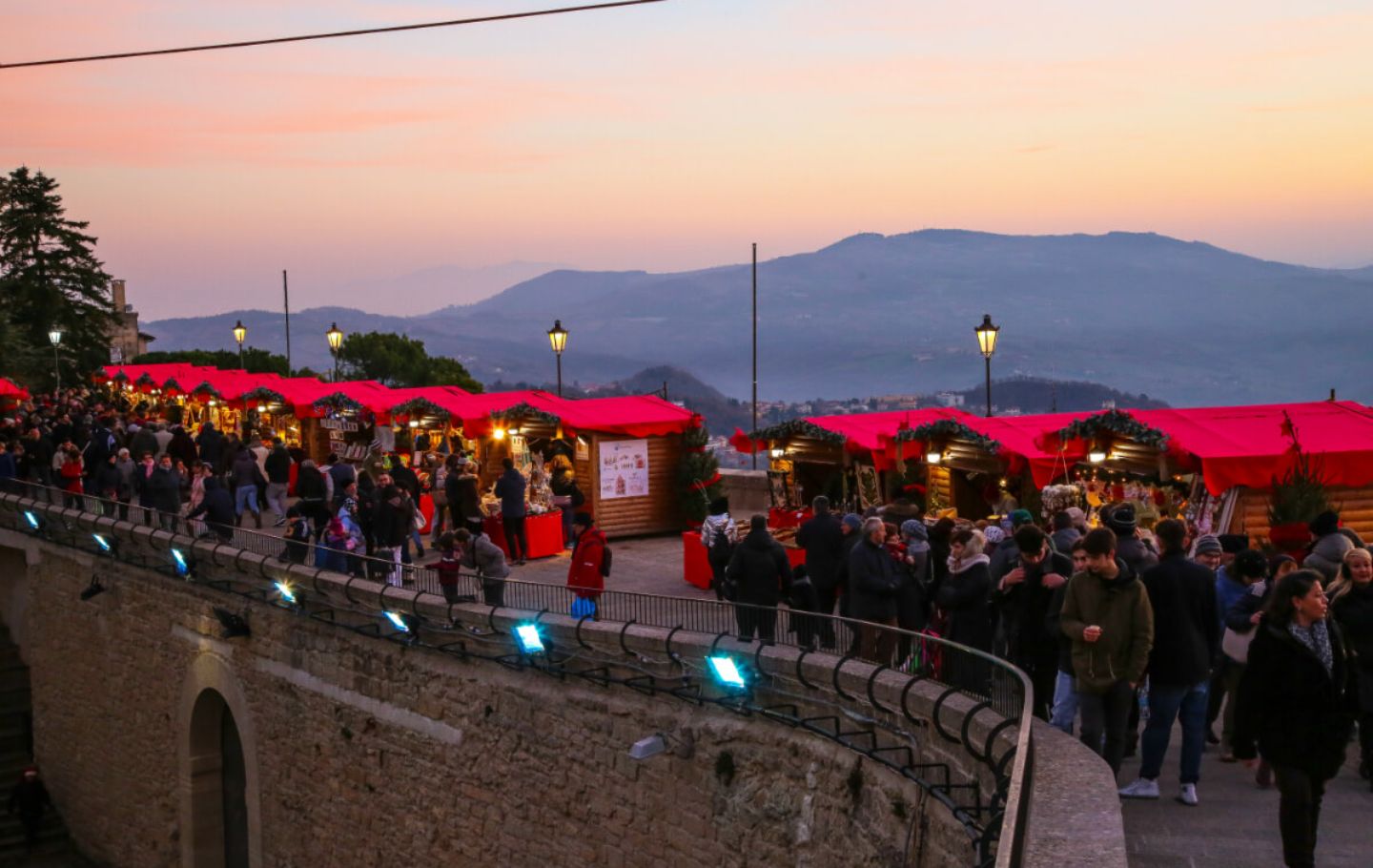 Il Natale delle Meraviglie: Una Storia Senza Tempo