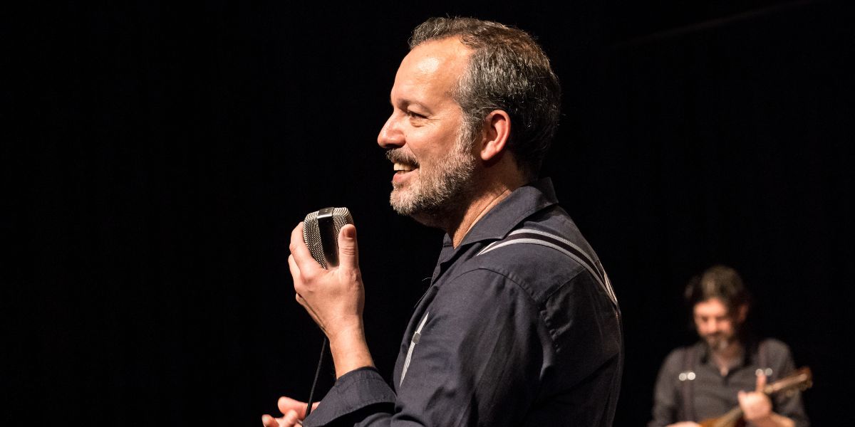 Mario Perrotta NEL BLU – Avere tra le braccia tanta felicità